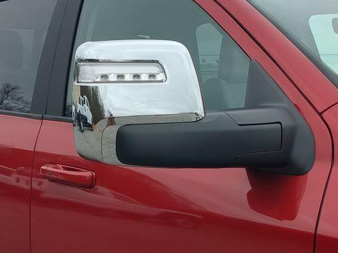 Used 2026 RAM 2500 Laramie AWD/4WD image 10