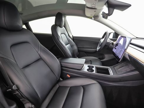Used 2021 Tesla Model Y Long Range image 29