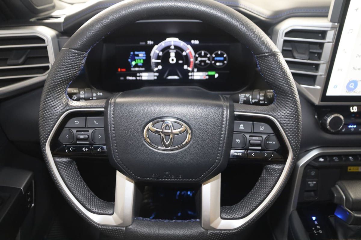 Used 2024 Toyota Sequoia Platinum AWD/4WD image 41