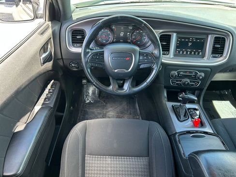 Used 2019 Dodge Charger SXT w/ Blacktop Package RWD image 27