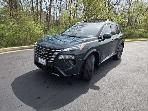 New 2026 Nissan Rogue Platinum w/ Platinum Premium Package AWD/4WD image 4