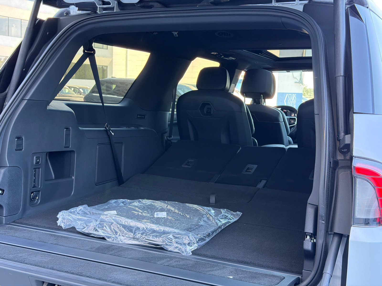 New 2026 Lincoln Navigator L Reserve w/ Jet Appearance Package AWD/4WD image 8