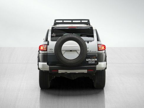 Used 2011 Toyota FJ Cruiser 4WD w/ Upgrade Pkg image 4