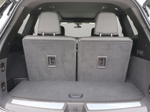 Certified 2024 Cadillac XT6 Premium Luxury FWD image 17