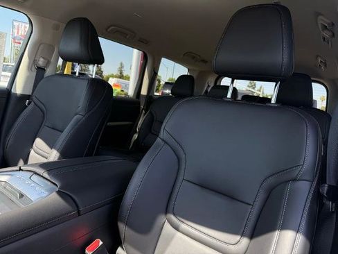 New 2025 Nissan Armada SV image 14