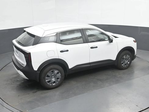 Used 2025 Nissan Kicks S AWD/4WD image 30