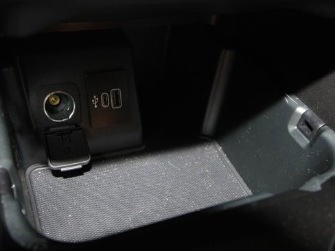 Used 2025 Ford Explorer Active image 19