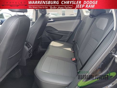 Used 2024 Volkswagen Taos SE FWD image 14