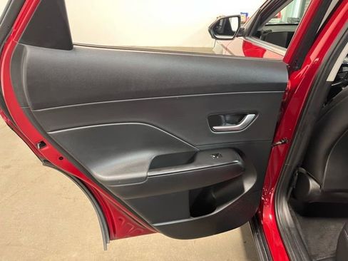 Used 2024 Hyundai Kona Limited image 19