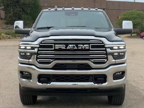Used 2025 RAM 3500 Laramie AWD/4WD image 43
