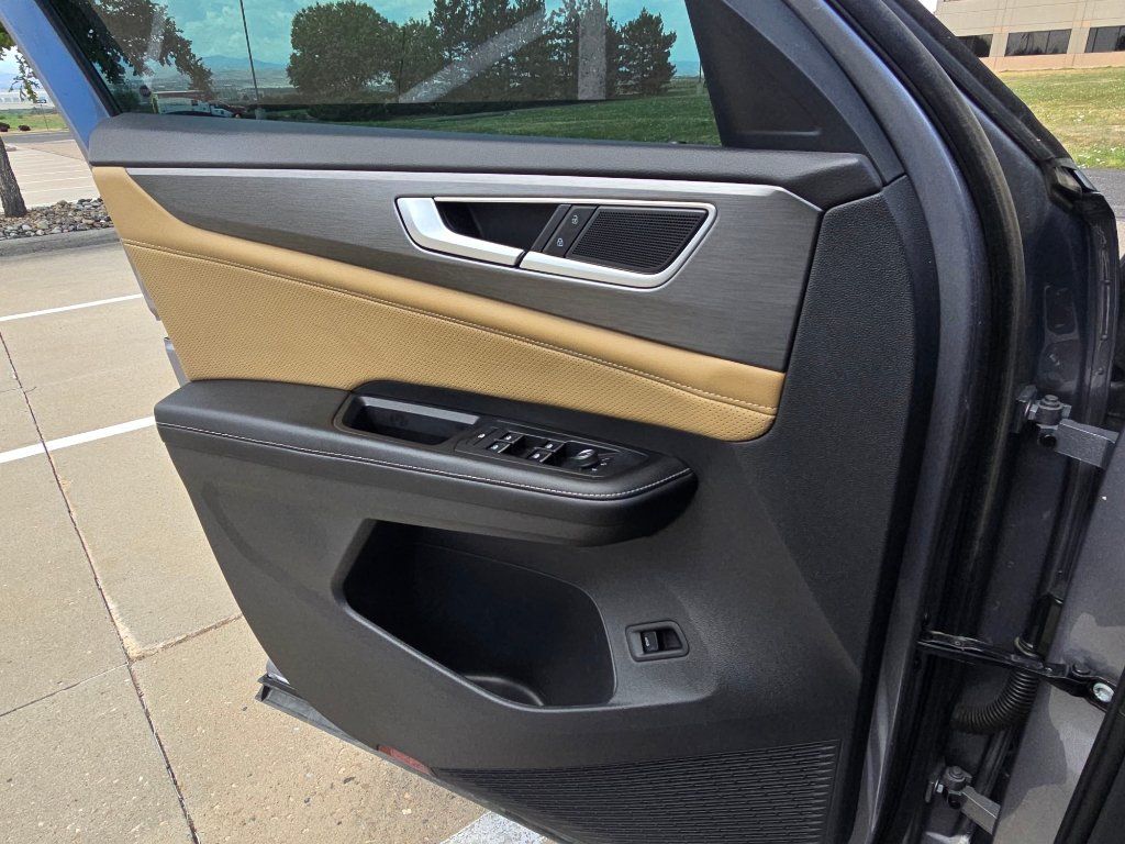Used 2024 Volkswagen Atlas Cross Sport SE w/ Panoramic Sunroof Package AWD/4WD image 19