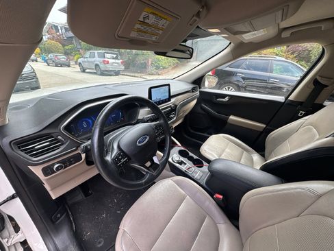 Used 2020 Ford Escape Titanium AWD/4WD image 13