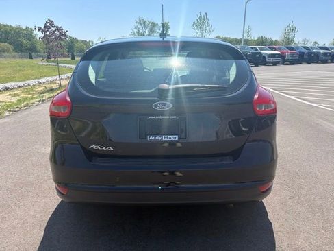 Used 2017 Ford Focus SE FWD image 8