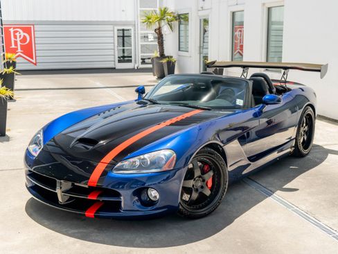 Used 2005 Dodge Viper SRT-10 RWD image 4