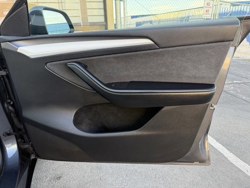 Used 2023 Tesla Model Y Long Range image 27