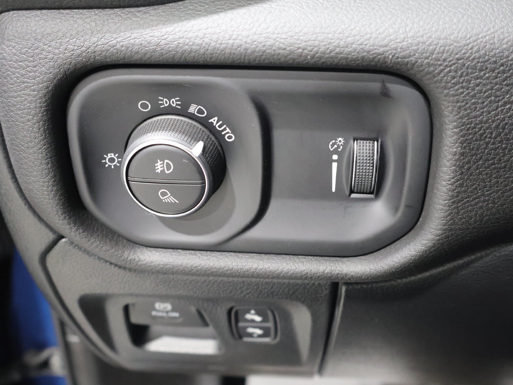 Used 2024 RAM 1500 Big Horn AWD/4WD image 34