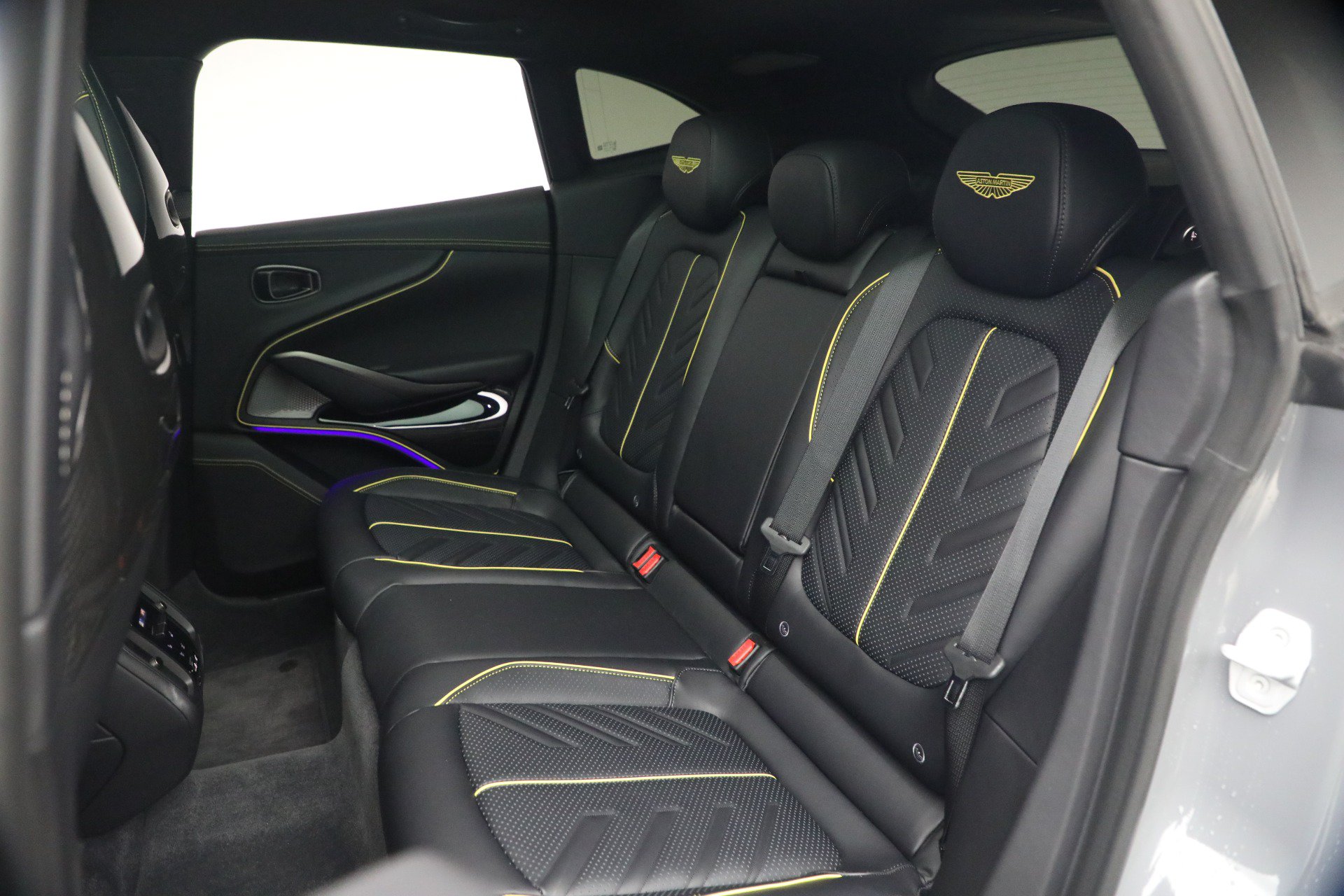 Used 2026 Aston Martin DBX S AWD/4WD image 19