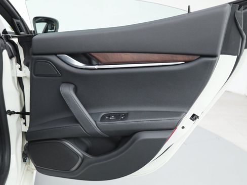 Certified 2023 Maserati Ghibli Modena RWD image 14