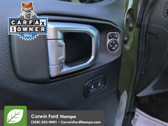 Used 2022 Jeep Wrangler Unlimited Sahara w/ LED Lighting Group AWD/4WD image 11