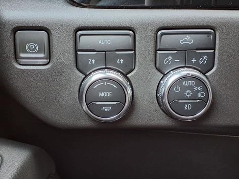 Used 2024 GMC Sierra 1500 Elevation image 21