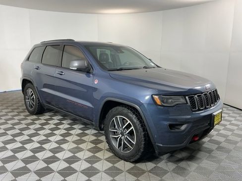 Used 2020 Jeep Grand Cherokee Trailhawk w/ Trailhawk Luxury Group image 3