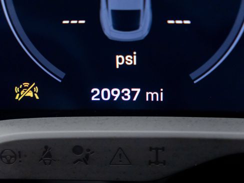 Certified 2023 Porsche Taycan RWD image 21