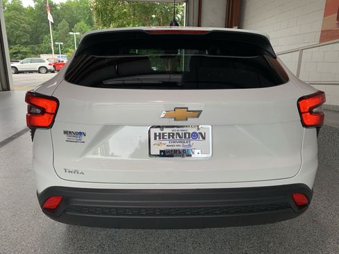 New 2026 Chevrolet Trax LS FWD image 7