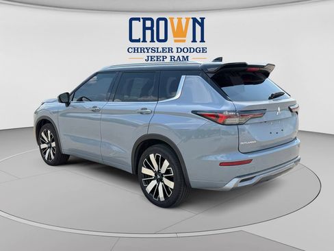 Used 2026 Mitsubishi Outlander AWD image 5