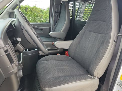 Used 2025 Chevrolet Express 2500 w/ Driver Convenience Package RWD image 13