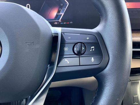 Used 2025 BMW X1 xDrive28i w/ Premium Package image 22