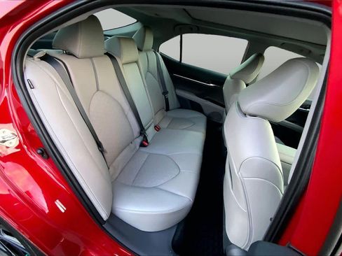 Used 2020 Toyota Camry XSE FWD image 17