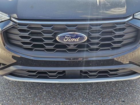 Used 2025 Ford Escape Active AWD/4WD image 3