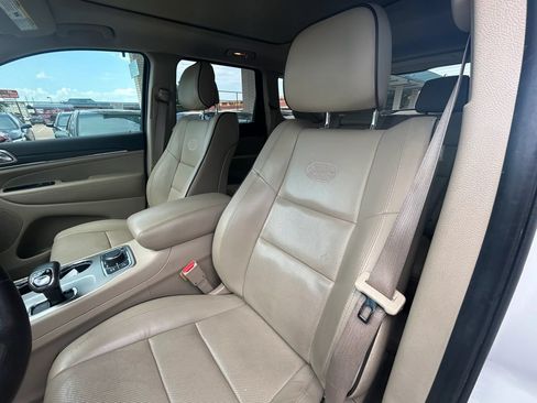 Used 2015 Jeep Grand Cherokee Overland AWD/4WD image 9
