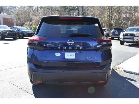 Used 2024 Nissan Rogue SV image 4