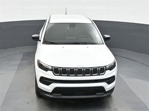 Used 2025 Jeep Compass Sport image 32