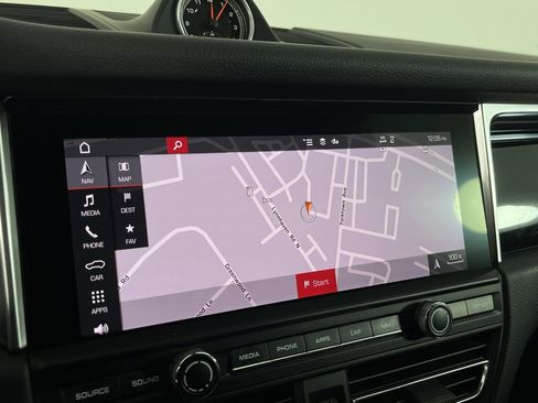 Used 2021 Porsche Macan S image 19