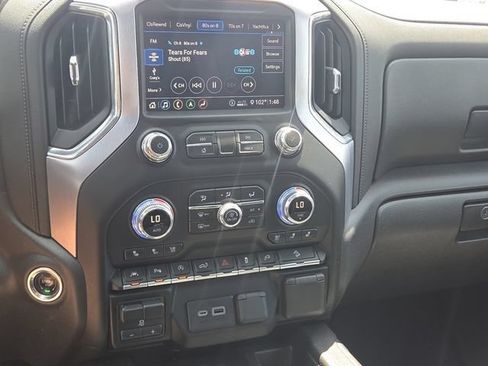 Used 2020 GMC Sierra 1500 SLT w/ SLT Premium Plus Package AWD/4WD image 32