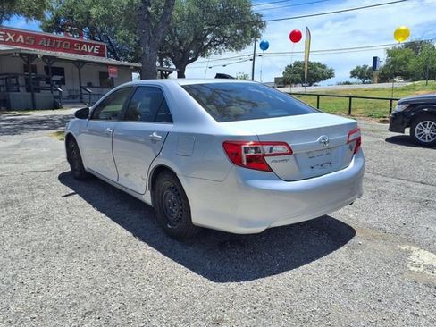 Used 2012 Toyota Camry FWD image 5