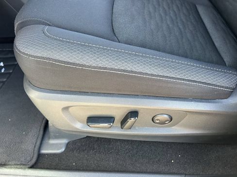Used 2025 Nissan Pathfinder SV AWD/4WD image 29