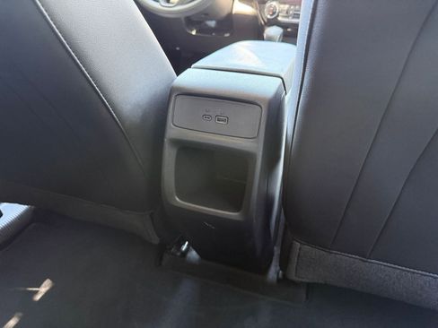 Used 2025 Chevrolet Trax LT FWD image 24