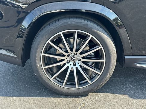 New 2026 Mercedes-Benz GLS 450 4MATIC image 19