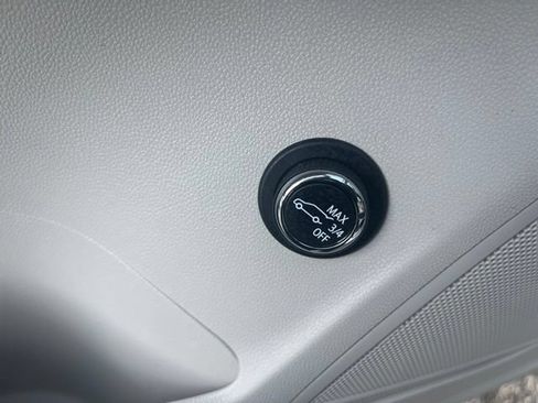 Used 2023 Buick Envision Preferred AWD/4WD image 20