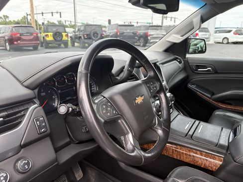 Used 2020 Chevrolet Suburban Premier AWD/4WD image 10