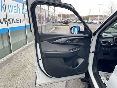 Certified 2022 Chevrolet TrailBlazer LT w/ Convenience Package image 22