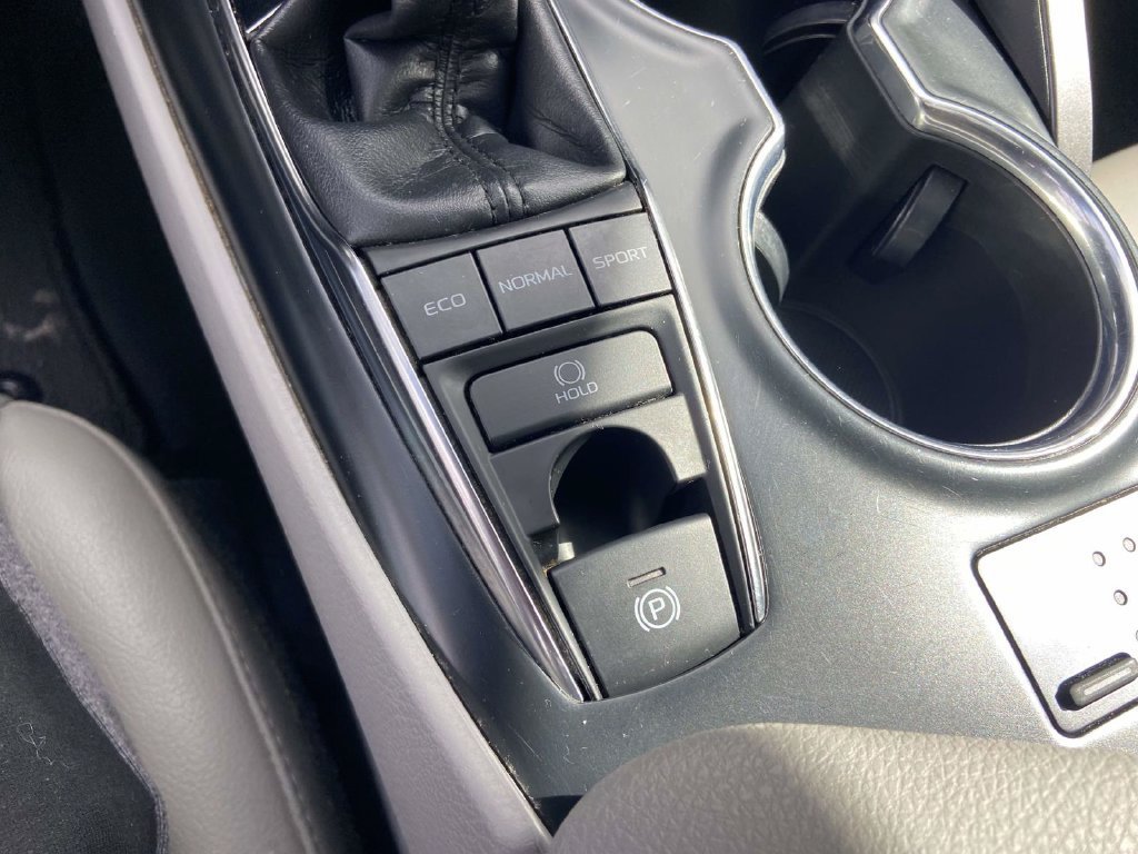 Used 2019 Toyota Camry XSE FWD image 22