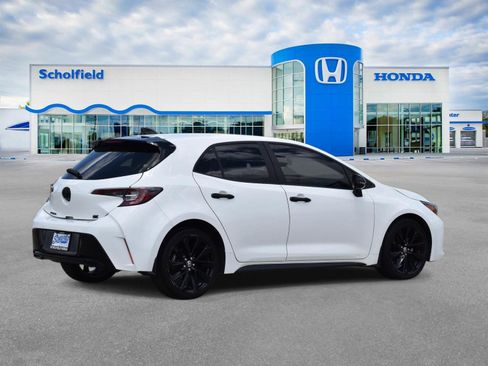 Used 2021 Toyota Corolla SE FWD image 3
