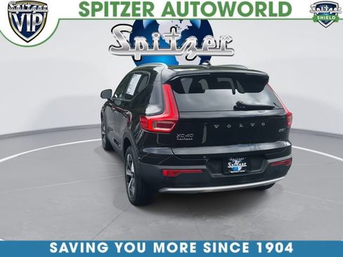 Used 2024 Volvo XC40 B5 Core AWD/4WD image 9