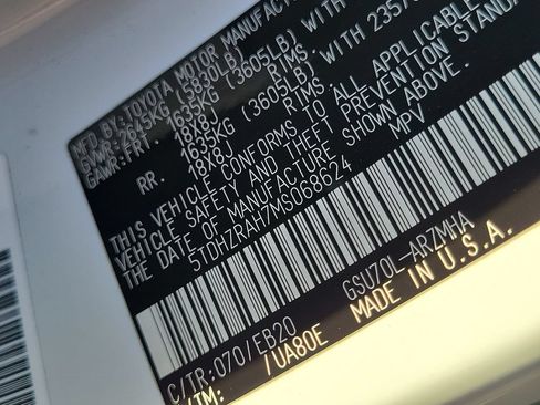 Used 2021 Toyota Highlander XLE FWD image 34