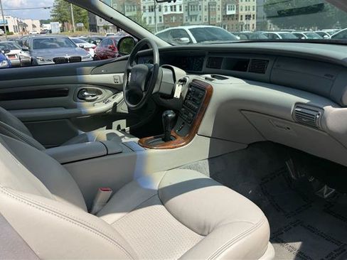 Used 1997 Lincoln Mark VIII LSC RWD image 4