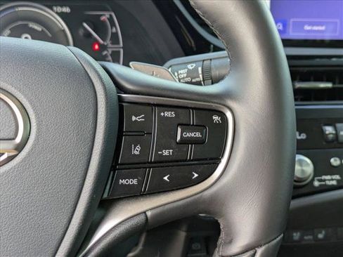 Used 2025 Lexus ES 300h w/ Technology Package FWD image 11